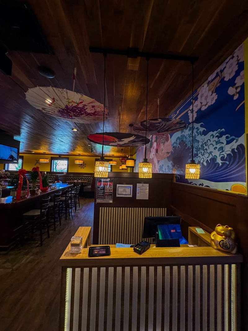 This Buffet In Connecticut Is A Seafood Lover's Dream With Endless Sushi Options - Decor Hint Great For A Casual Feast