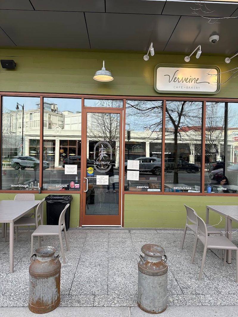 This Bakery In Massachusetts Bakes Pastries So Flaky You'd Never Guess They're Gluten-Free - Decor Hint Who Should Visit Verveine And When To Go