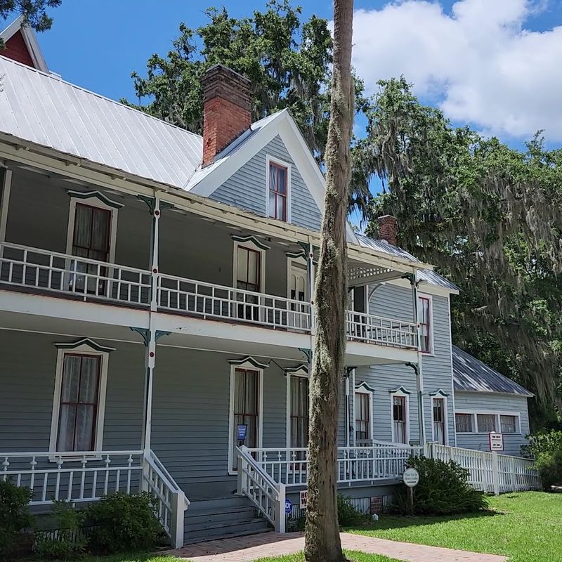 Tour the May-Stringer House and See Why It's Called Florida's Most Haunted House - Decorating Tip What does Architecture tell you?