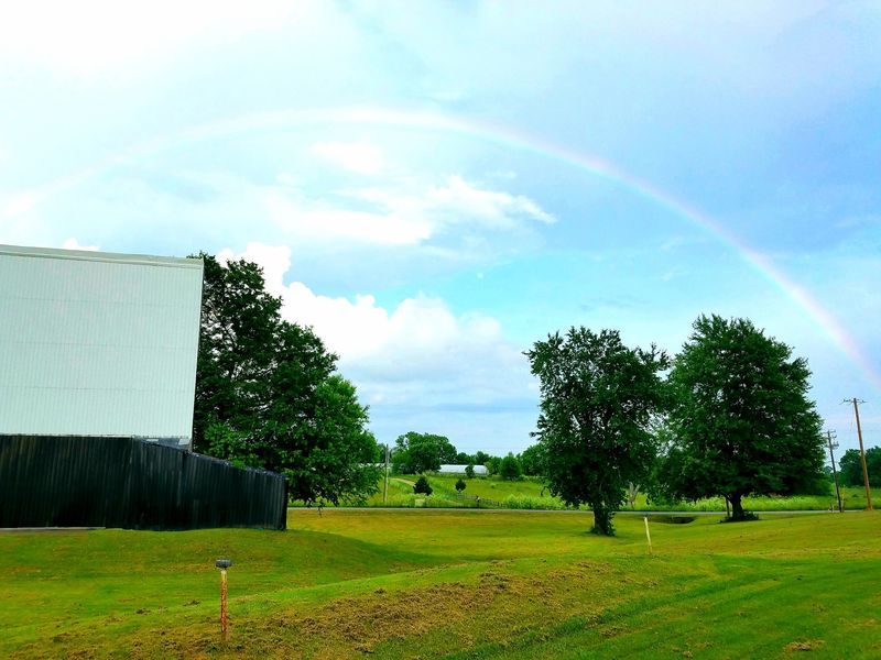 The Oldest Drive-In In Kentucky Opened In 1952 And Still Sells Out On Weekends - Decor Hint Ticket Prices That Make Sense For Families