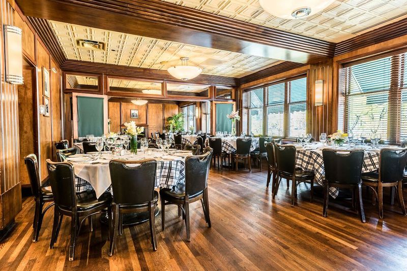 Why This Classic Steakhouse Still Earns Its Spot