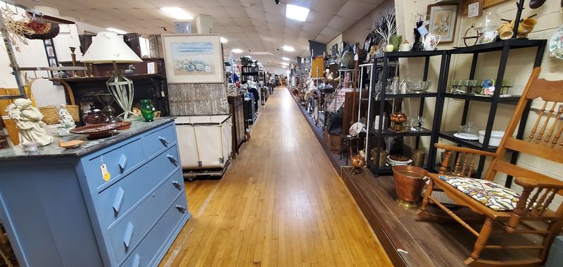 This Former North Carolina Skating Rink Is Now A 12,000-Square-Foot Antique Treasure Hunt - Decor Hint Seasonal Displays Bring Fresh Inventory Throughout The Year