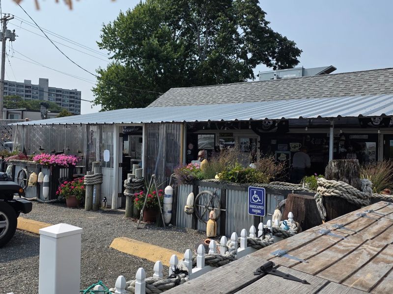 10 Connecticut Seafood Spots Where The Chowder Is Worth The Drive Alone - Decor Hint Stowe's Seafood, West Haven