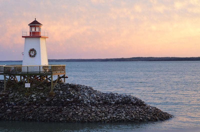This Kentucky Lake Town Has Postcard Views And Locals Hope It Stays A Secret - Decor Hint Why Grand Rivers Stays A Secret Worth Keeping