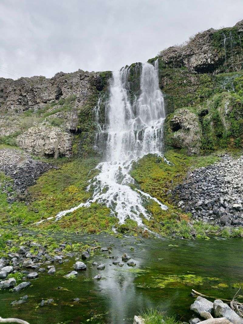 These 10 Idaho Waterfall Hikes Under Two Miles That Deliver Big Canyon Drama Fast - Decor Hint Devil's Washbowl At Malad Gorge