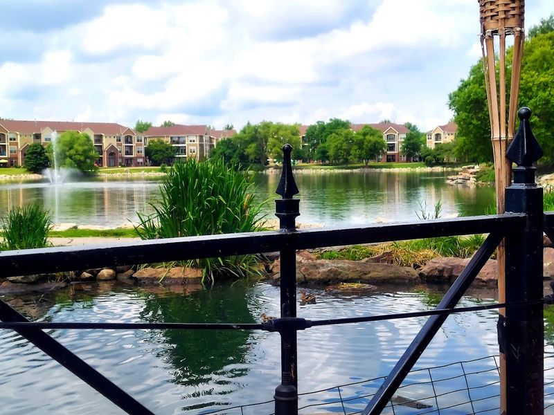 A Lakefront Nebraska Restaurant Makes Shrimp Taste Better Right Beside The Water - Decor Hint Scampi Turns Shrimp Into Comfort Food