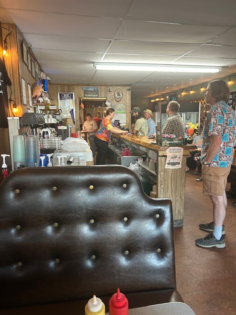 10 Idaho Restaurants Locals Don't Want Tourists To Discover - Decor Hint Effie Tavern, Lewiston