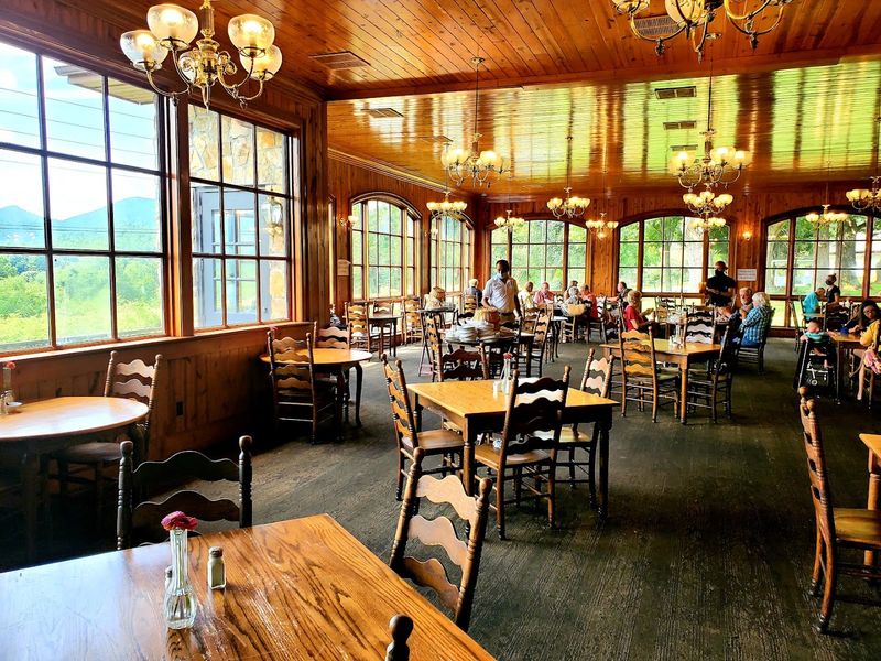 11 Georgia Restaurants Where The Lunch Specials Steal The Show - Decor Hint Dillard House, Dillard
