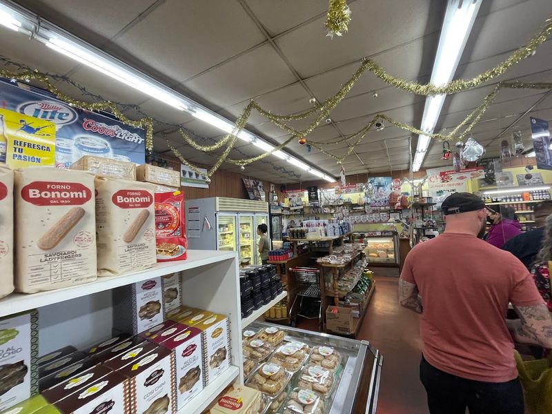 This Old-School California Market Sells Its Legendary Italian Sandwiches For Just $7 - Decor Hint It Works Especially Well As A Grab-And-Go Lunch