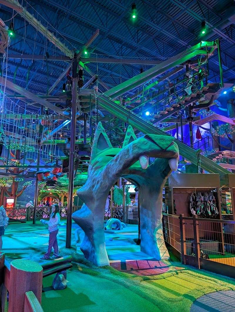 Turn A Connecticut Family Trip Into A Weekend Of Water Slides And Adventure - Decor Hint A Weekend Trip Under One Roof