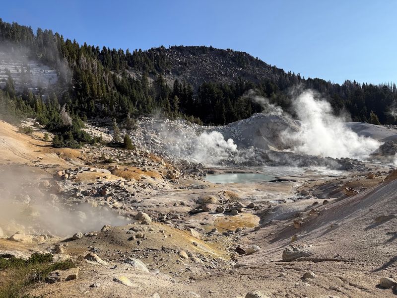 11 Gorgeous Northern California Day Trips You Can Take For Under $65 - Decor Hint Lassen Volcanic National Park (Mineral Entrance)
