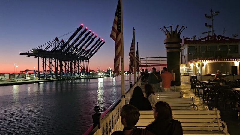 This Peaceful Georgia River Cruise Is The Relaxing Surprise Hiding In Plain Sight - Decor Hint Live Entertainment That Sets The Mood