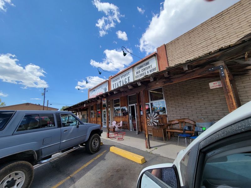 Fourth Street Vintage, Flagstaff