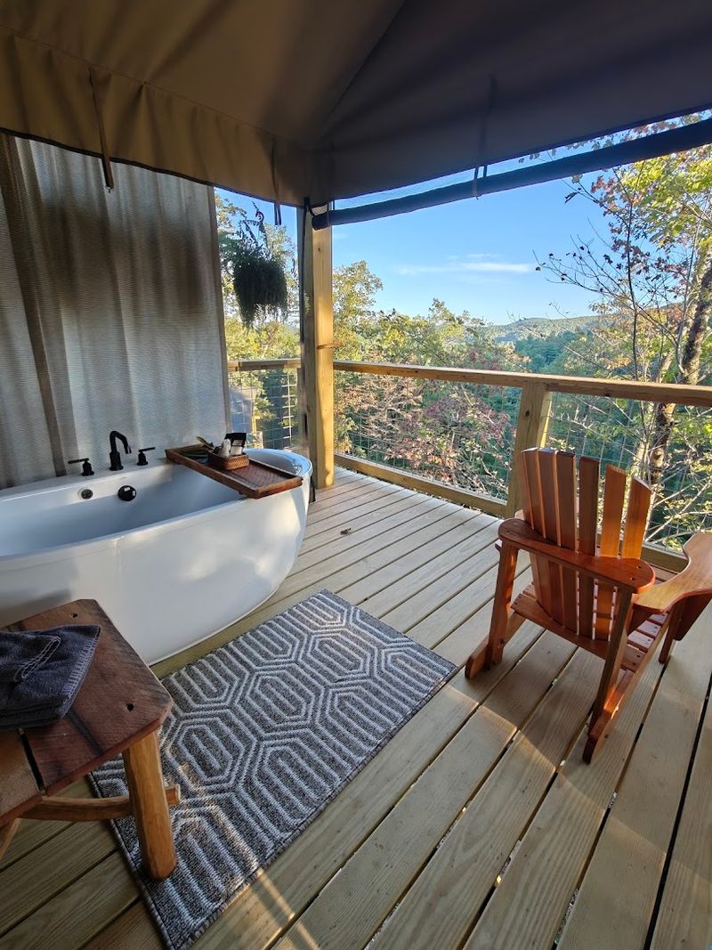 This Secluded North Carolina Retreat Lets You Sleep In Treehouses High Above A Mountain Gorge - Decor Hint Private Decks Make Slow Mornings Especially Hard To Leave