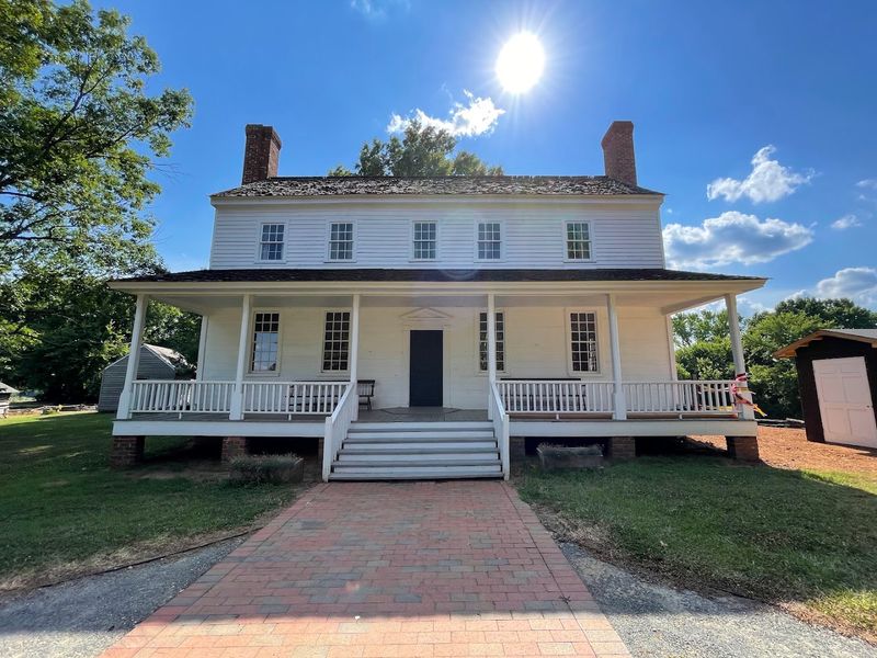 This North Carolina House Still Has Bullet Holes In Its Walls From A 1781 Revolutionary War Skirmish - Decor Hint Learn Why Loyalist Fighters Surrounded Philip Alston's Home