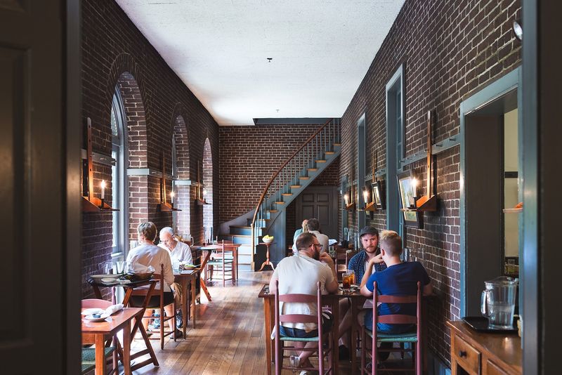These 11 Historic Kentucky Restaurants Still Serve Dishes Passed Down Through Generations - Decor Hint The Trustees' Table, Harrodsburg