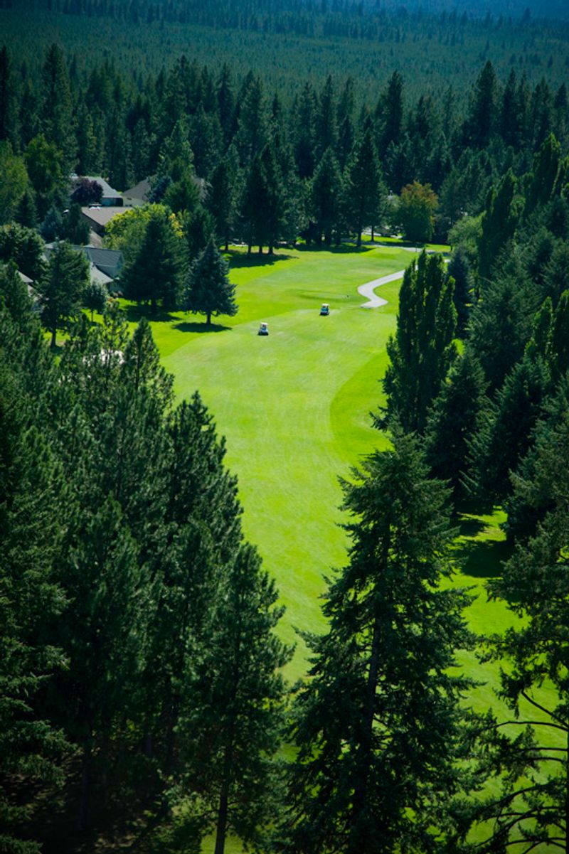 This Private Idaho Lake Community Is So Exclusive It Has Its Own Rules, Beach, And Membership System Dating Back To The 1970s - Decor Hint Let The HOA Rules Explain The Exclusive Feel