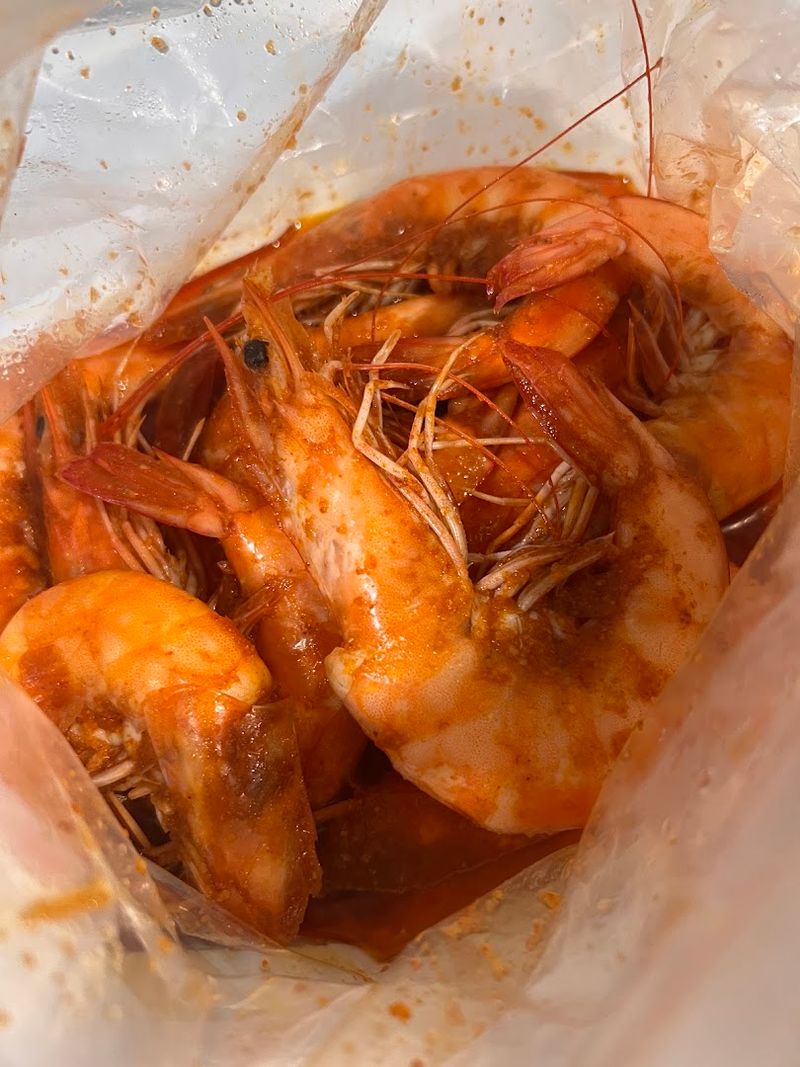This California Seafood Shack Serves Crab Boils Straight From A Steaming Bag - Decor Hint Choose Between Shrimp, Crawfish, Clams, Mussels, And Crab Legs