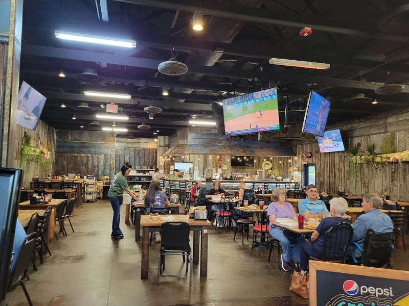 10 Seafood Restaurants In Kentucky That'll Ruin You For Chain Takeout - Decor Hint Willow Pond Of Paducah