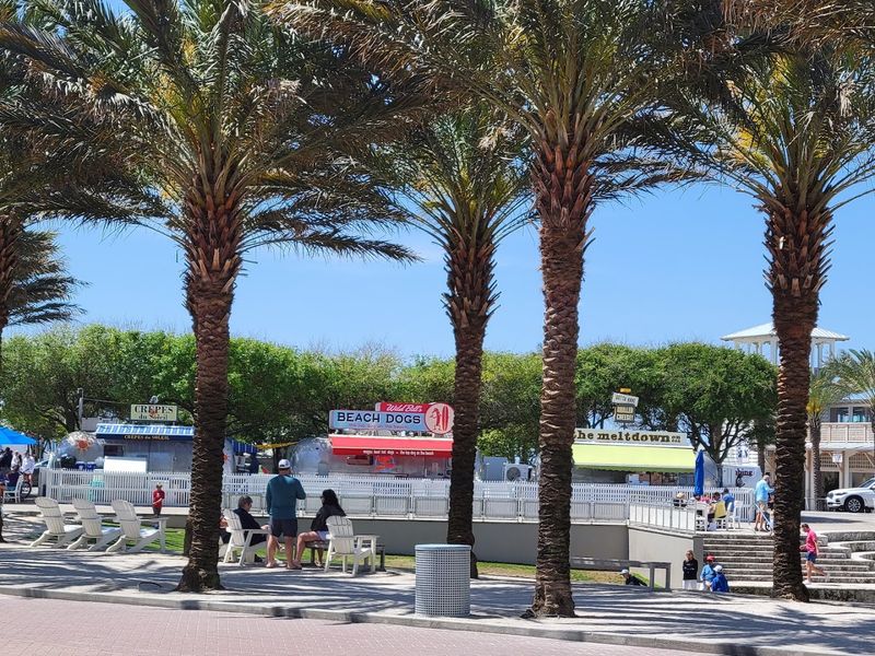 This Once-Laid-Back Florida Beach Town Is Overwhelmed By Summer Crowds - Decor Hint Airstream Row Is The Most Fun You Can Have At Lunch