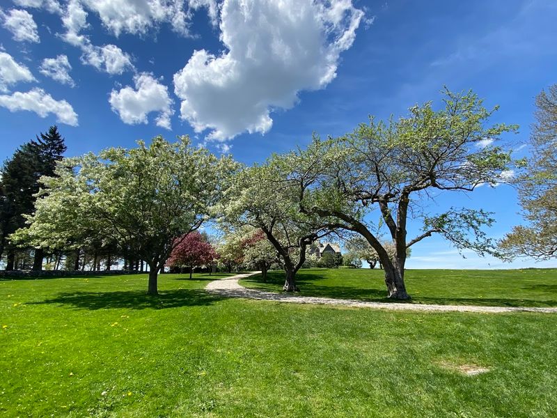 This Spot In Connecticut Is The Kind Of Place That Makes You Slow Down Instantly - Decor Hint Picnic Spots With Peaceful Views