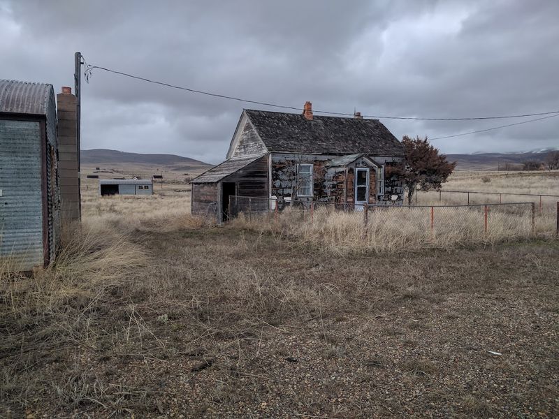 This Abandoned Idaho Pioneer Town Is Free To Explore, And Most People Have Never Heard Of It - Decor Hint This Pioneer Town Turns A Quiet Detour Into A Time Capsule
