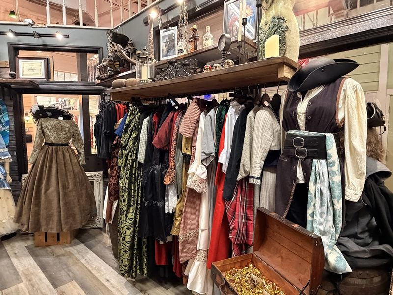 Rent A Pirate Ship At This Wisconsin Restaurant For An Unforgettable Day - Decor Hint The Gift Shop And Pirate Gear