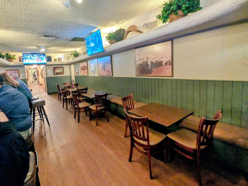 12 Beloved California Restaurants Locals Trust Without The Tourist Trap Routine - Decor Hint Wool Growers Restaurant, Bakersfield