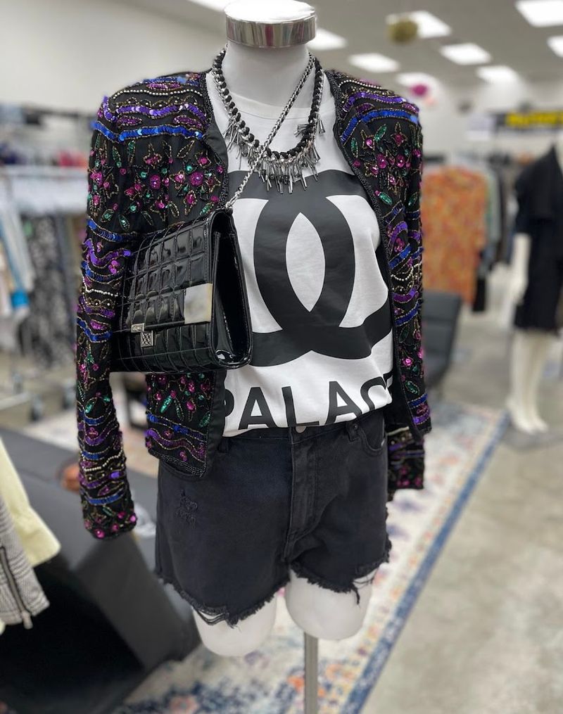 A Connecticut Resale Store Where $16 Can Refresh Your Wardrobe - Decor Hint Why $16 Is The Magic Number