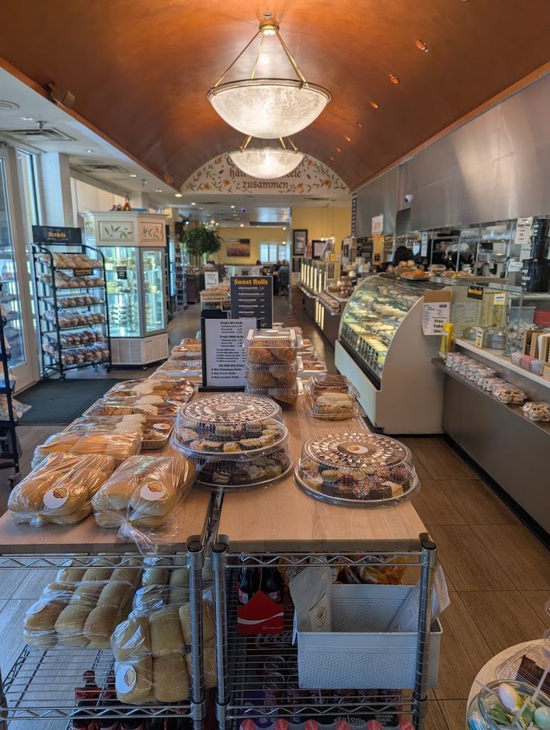 Nebraska Bakeries Serving Caramel Rolls That Make Breakfast Feel Like A Special Occasion - Decor Hint WheatFields Eatery & Bakery, Omaha