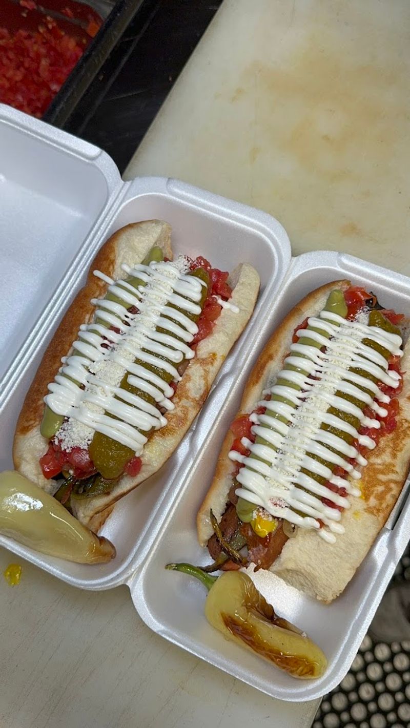 Hot Dogs La Yaquesita, Glendale 