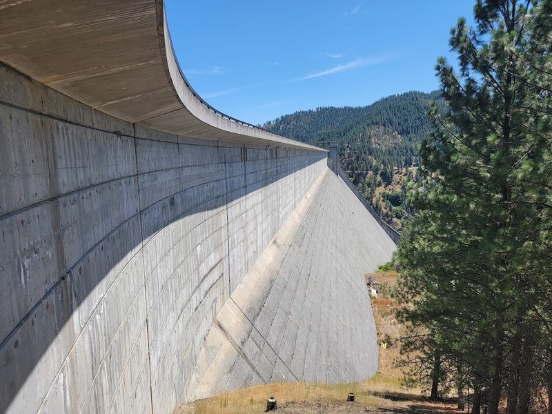 A 717-Foot Wall Turns The View Into A Jaw-Dropper