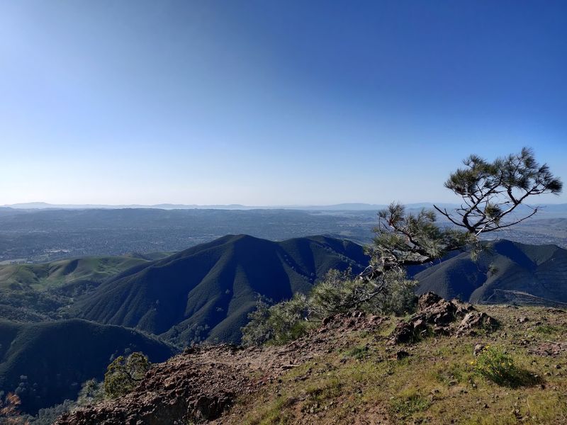 You Haven't Experienced California Until You've Walked This Cliffside Trail With Unforgettable Mountain Views - Decor Hint Expect 12.6 Miles Rather Than A Casual Afternoon Walk