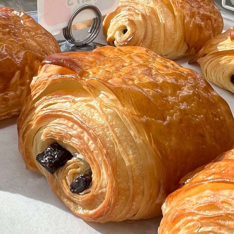 This Nebraska Bakery Turns Flaky Croissants Into A Full-Blown Morning Quest - Decor Hint Pain Au Chocolat Makes Chocolate Feel Like Breakfast Logic