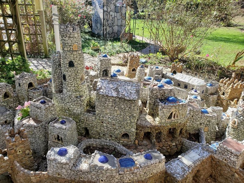This Enchanting Roadside Attraction In Georgia Looks Like A Fairytale Come To Life - Decor Hint Completely Free And Perfectly Family-Friendly