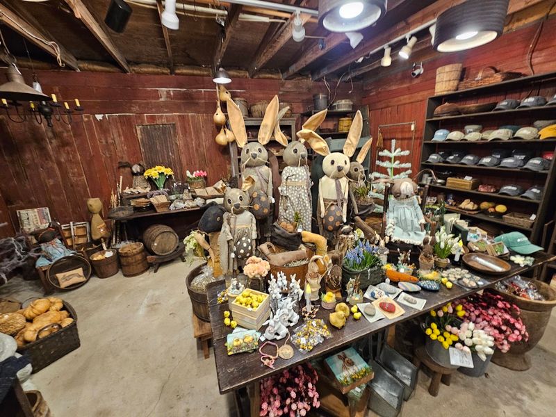 Few Pennsylvania Antique Stores Draw Treasure Hunters Like These 12 - Decor Hint Renninger's Antique And Farmers' Market, Kutztown