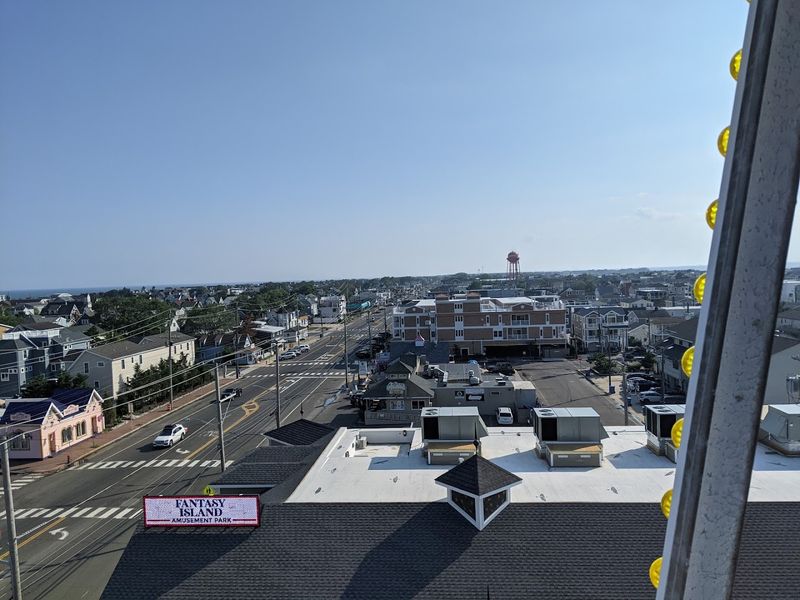 This New Jersey Amusement Park Is Free To Enter, And You Pay Only For The Rides You Choose - Decor Hint Food, Views, And The Bay Setting