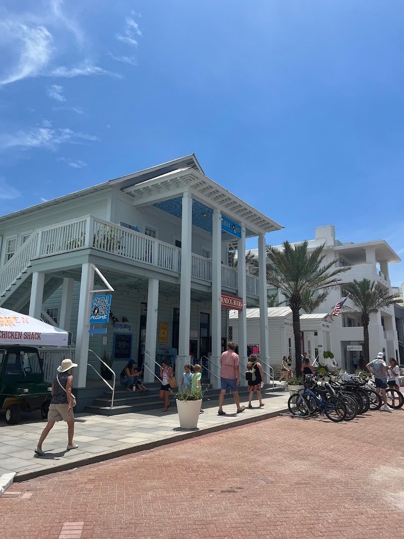 This Once-Laid-Back Florida Beach Town Is Overwhelmed By Summer Crowds - Decor Hint How To Visit Without Losing Your Mind
