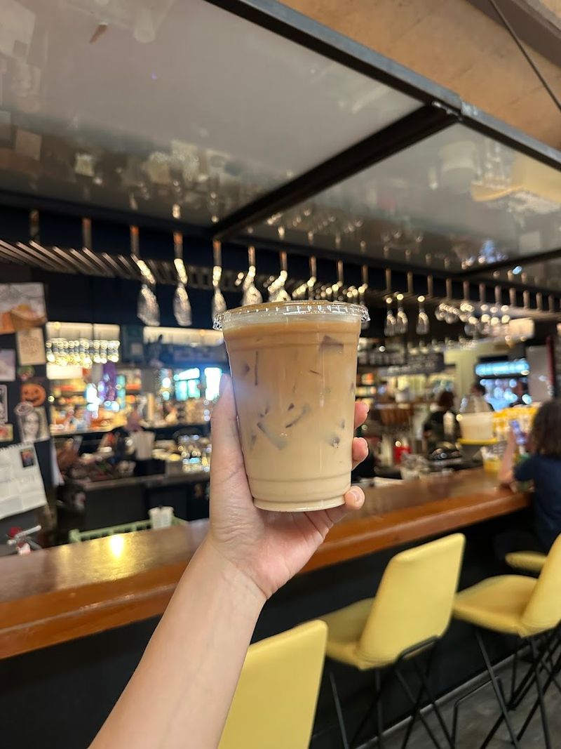 This Hidden Bookstore Bar In Arizona Is Worth Discovering - Decor Hint Coffee Worth Writing Home About
