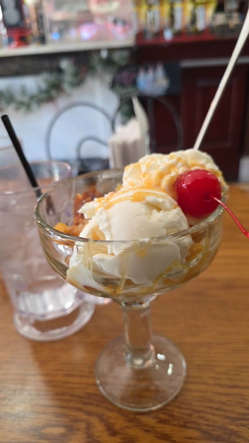 The Banana Splits At A West Virginia Diner Exceptionally Irresistible - Decor Hint Homemade Ice Cream Worth The Drive
