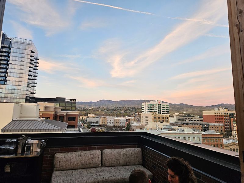 The Highlander Rooftop Bar & Lounge