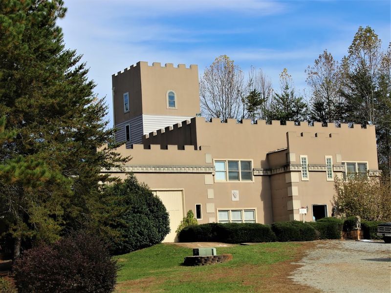 Cavender Castle, Dahlonega