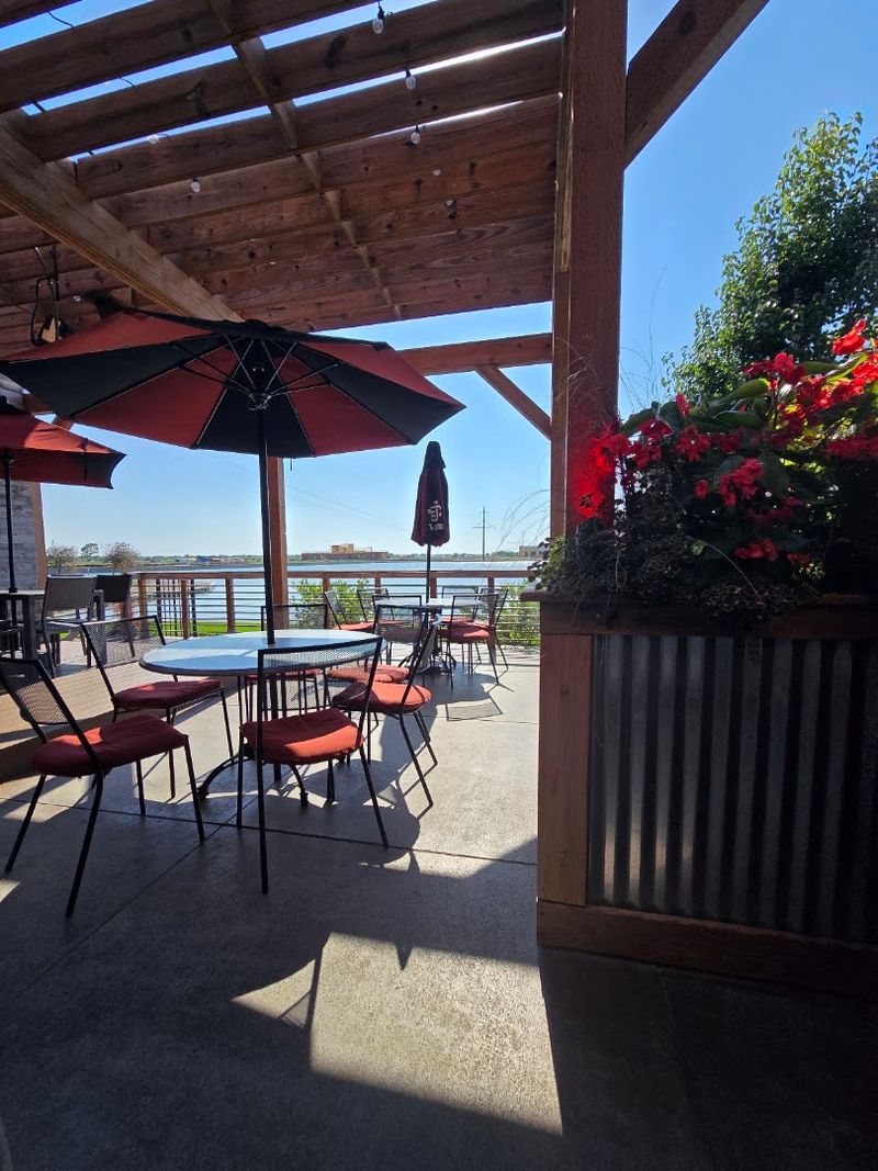 These 10 Nebraska Restaurants Turn August Dinners Into Mini Escapes - Decor Hint Cunningham's Journal On The Lake, Kearney