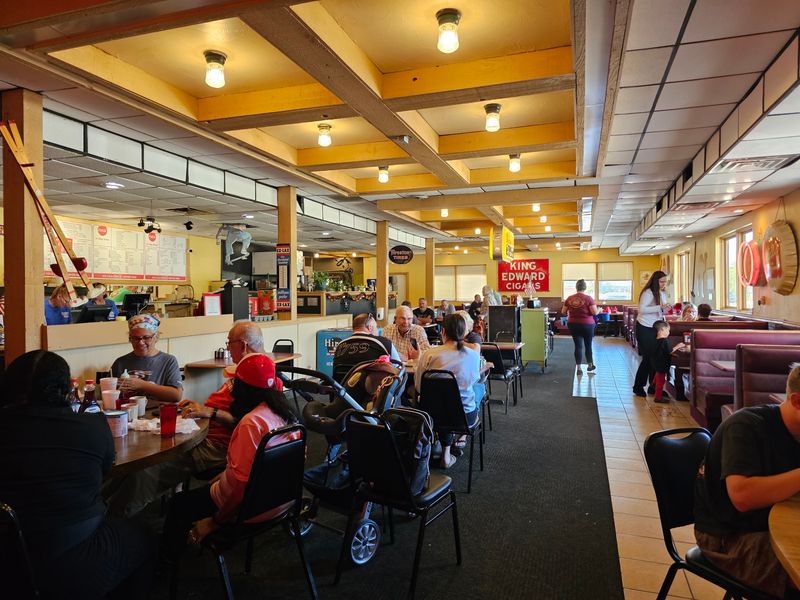 Hi-Way Diner, Lincoln