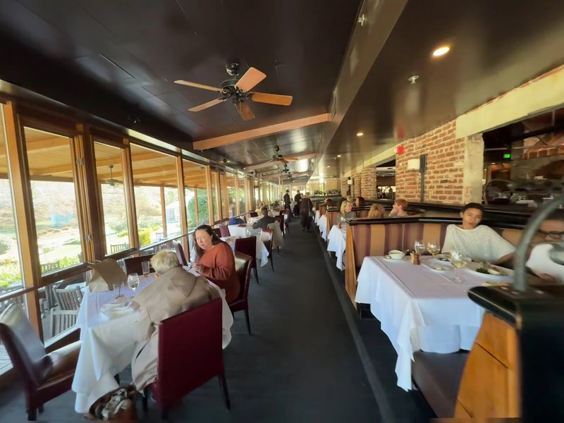 The Complete Guide To Georgia's 15 Most Scenic Restaurants Worth Visiting This July - Decor Hint Canoe