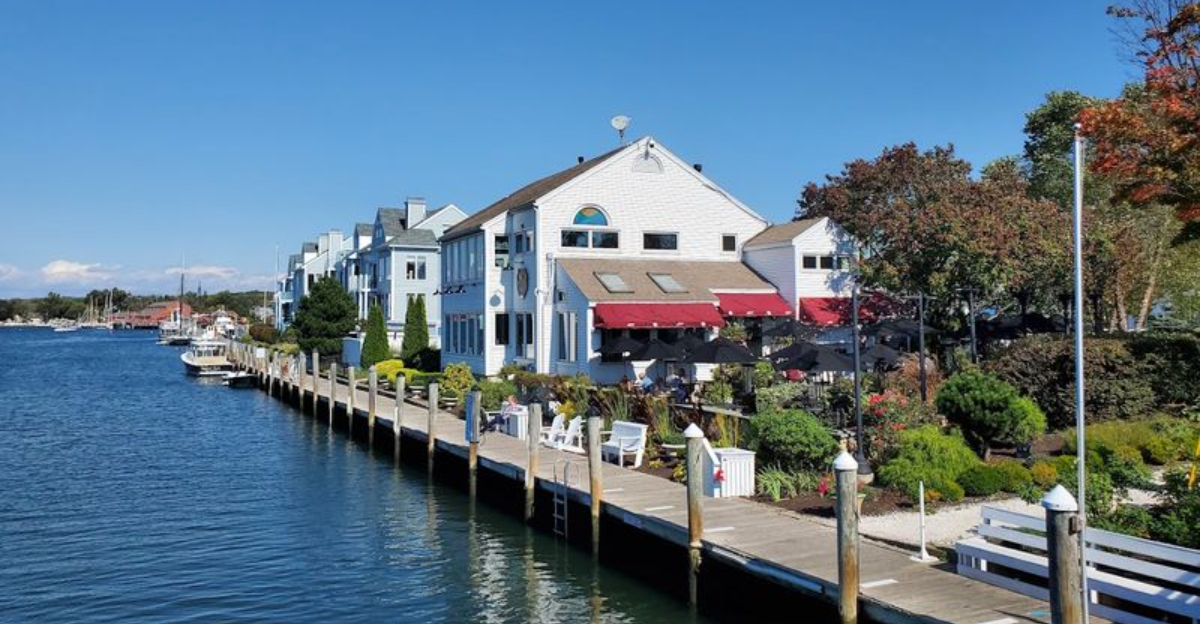 The Connecticut Beach Town That Locals Say Doesnt Feel The Same Anymore Because Of Tourism - Decor Hint