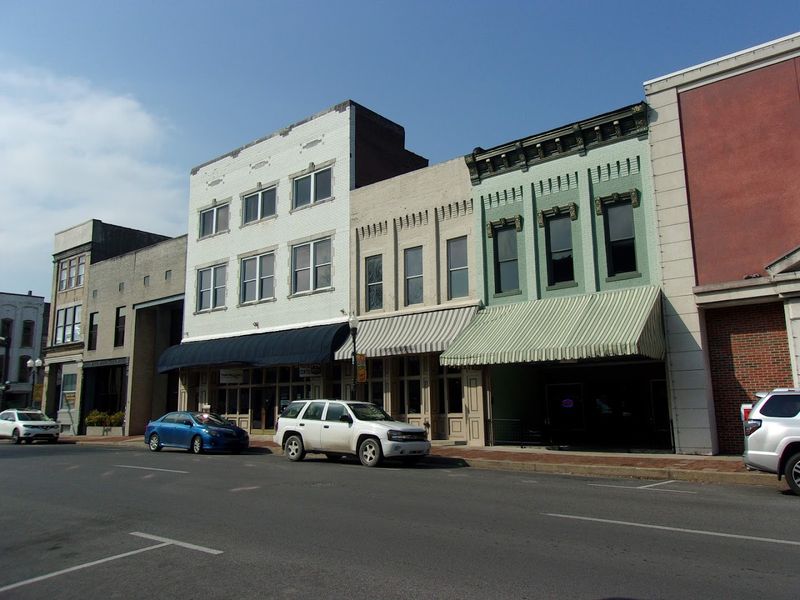 This Affordable Kentucky City Stays Under The Radar With Rent Below $550 A Month - Decor Hint What Makes Madisonville Tick