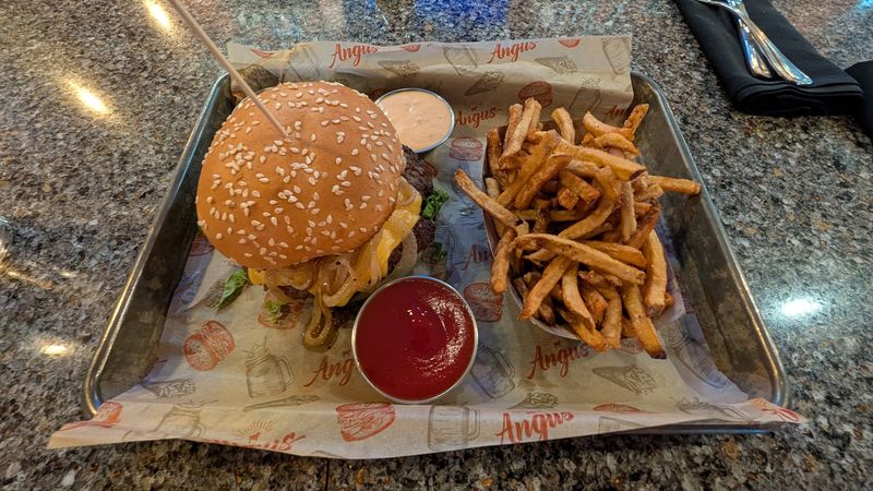 Angus Burgers & Shakes, Kearney 