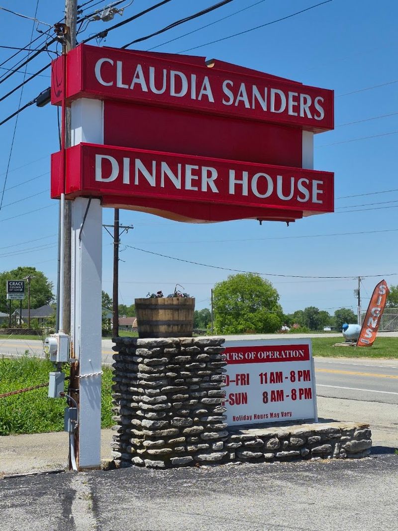 Kentucky Hides One Restaurant With The Most Famous Fried Chicken Story In America - Decor Hint Why Shelbyville, Kentucky Keeps This Story Alive