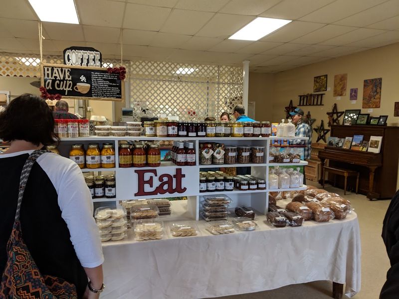 This North Carolina Amish-Style Bakery Turns Saturdays Into Donut Day, And Locals Know To Show Up Early - Decor Hint Fresh Amish-Style Baking Gives The Shop Its Pull